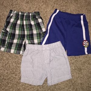 Like new 3 pair 18 month shorts!